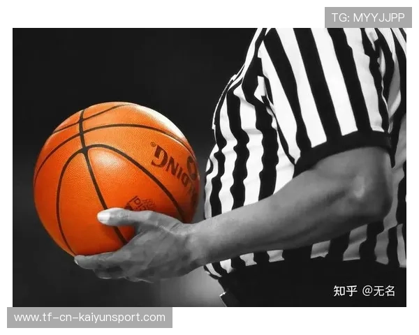 篮球小将被吹走步直接笑死，场面太惊人，网友笑翻！